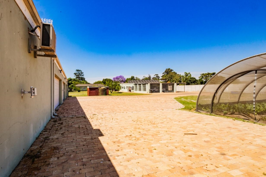 8 Bedroom Property for Sale in Joostenbergvlakte Western Cape